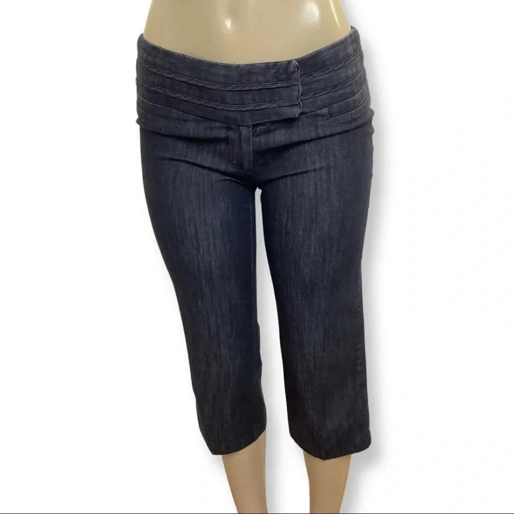 My Michelle Size 7 Dark Denim Capri Pants. Preloved